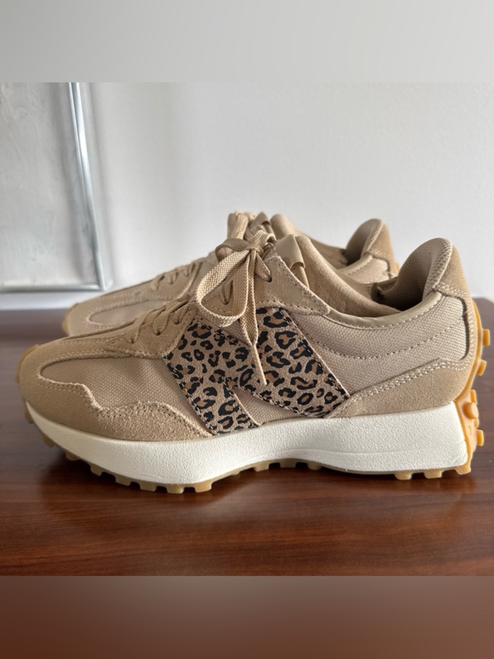 New Balance 327 Women’s Sneakers in Incense Leopard Women’s 8.5 M Worn Once